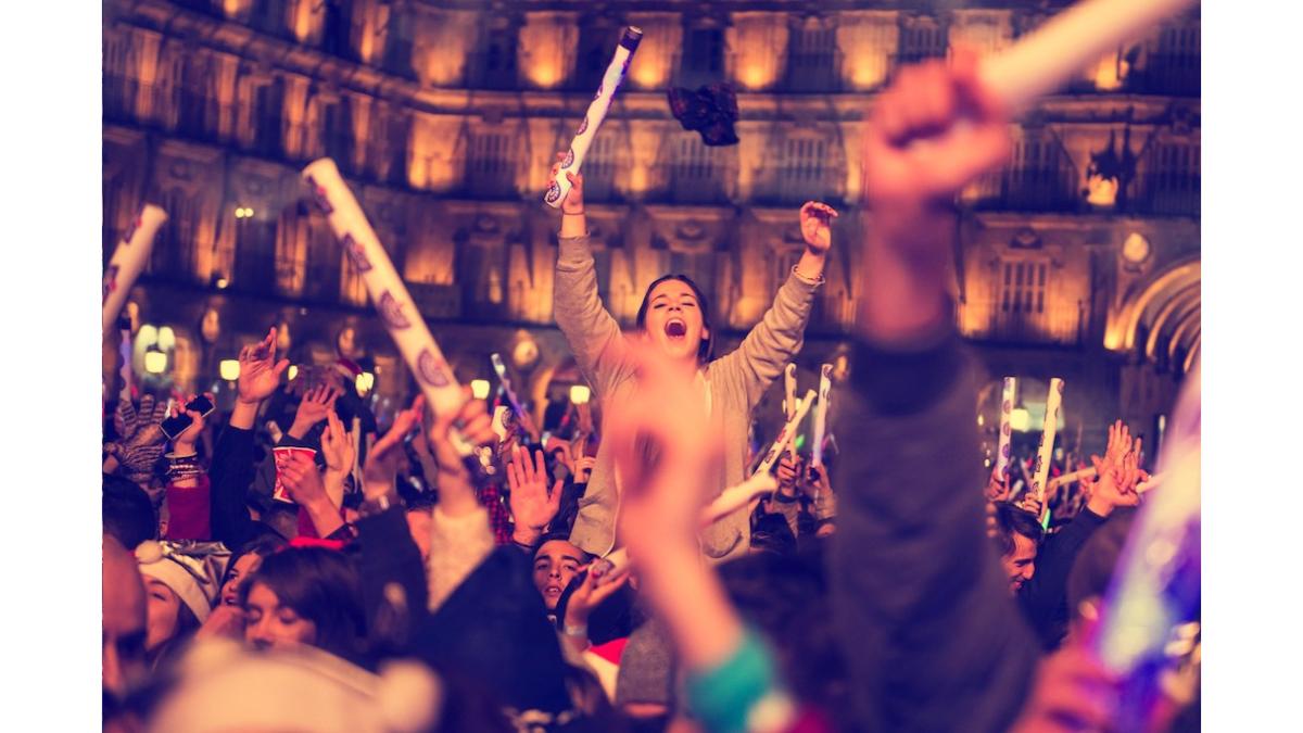 Estudiantes Erasmus Madrid disfrutando de la noche madrileña